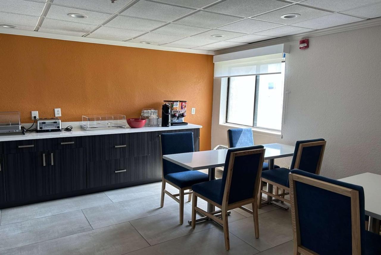 La Quinta By Wyndham Orlando South Hotell Williamsburg Eksteriør bilde